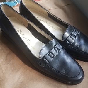 Salvatore ferragamo size 7 black loafers GUC